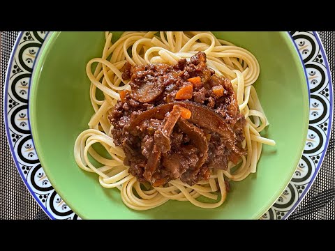 PASTA AL RAGÙ CON FUNGHI LIGHT/ PASTA WITH RAGU AND MUSHROOMS/ PASTA CON RAGÙ CON SETAS LIGHT