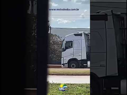 Troca de tiros em Chapadão do Sul envolve bandido que invade escola estadual