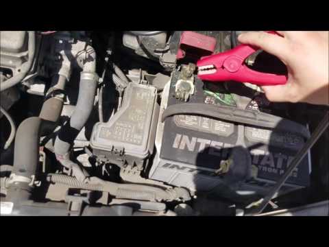 How to jump start your car with a Schumacher 750 amp insta-power unit