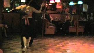 Paulina Cazabon y José Luis Gonzalez, en milonga "Araca la Cana", Tango 1