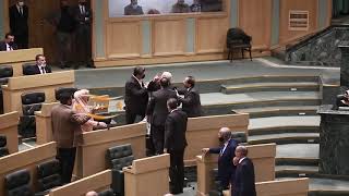 الطراونة يُصر على الحديث والعودات يرفض