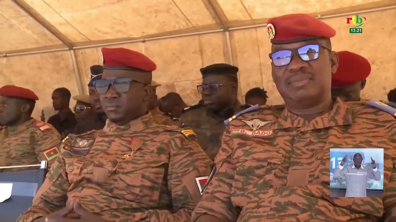 65e anniversaire des FAN : A Dori, revue des troupes et séance de décoration ont marqué la cérémonie