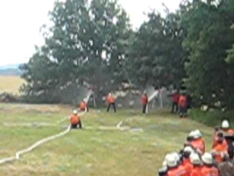 Löschangriff der Feuerwehr Schönbrunn in Schönbrunn 2007