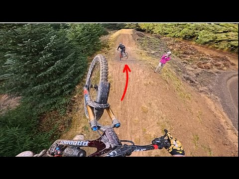 HUGE LINES FOR THIS CHRISTMAS RIDE CARNAGE!!