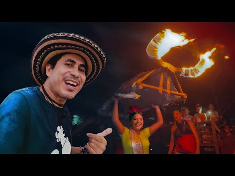 Reinas Patean Bolas de Candela y Juegan Vaca Loca en el Carnaval del Roble - Juegos Tradicionales