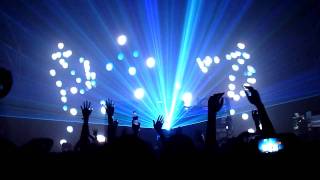 The Chemical Brothers - Escape Velocity + Superflash (Live in Taipei, Taiwan Jul 26, 2011)