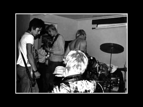 Aoouh! - Centre of lies - Svensk Punk (1978)