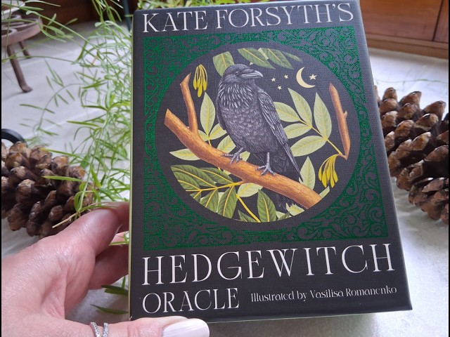 Vídeo relacionado con Kate Forsyth's Hedgewitch Oracle (Rockpool Oracle)