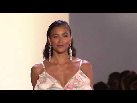 NEW YORK MODA HAFTASI'NA RAISAVANESSA'NIN "THE LAMBADA" DEFİLESİ DAMGA VURDU!