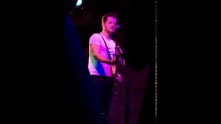 Chase Bryant sings a &quot;little bit&quot; of &quot;Daddy&#39;s Money&quot; (a Ricochet cover)