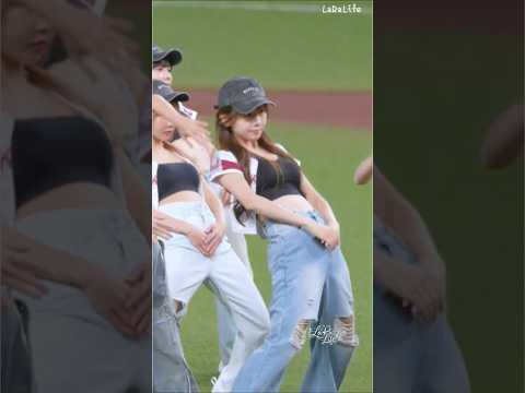 Rain組曲一響直接變身酷妹！金佳垠開場舞也太帥了🔥 #cheerleader #金佳垠 #김가은 #樂天女孩 #치어리더 #チアリーダー #辣年糕趴