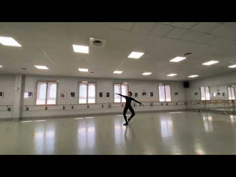 Enrique Bejarano - Pirouettes exercise