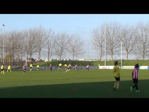 Hekelingen D8M - Strijen D4M  0-6  (18-4-2013)