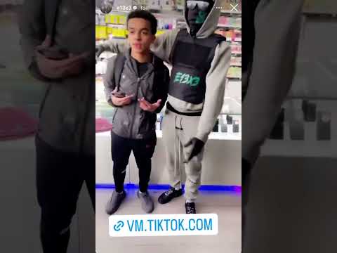 E1 (3X3) Brings A Pet Snake To His Meet And Greet With Supporters For “Snakes & Ladders” Release