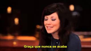 Savior&#39;s Here (O Salvador Está Aqui) – Kari Jobe – Legendado