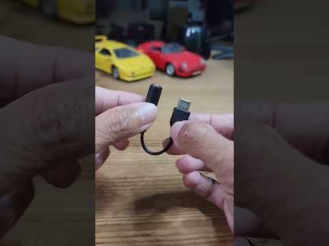 A USB-C to 3.5mm audio headset jack adapter that works perfectly with my Samsung Galaxy S22 Ultra!