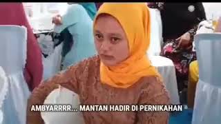 Download lagu #Viral  Menghadiri pernikahan Sang mantan auto 😭😭 Seharusnya aku bukan dia mp3