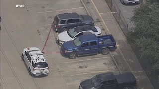 Download lagu Mom arrested for murder after 9-year-old daughter dies in hot car mp3 Download lagu Mom arrested for murder after 9-year-old daughter dies in hot car mp3