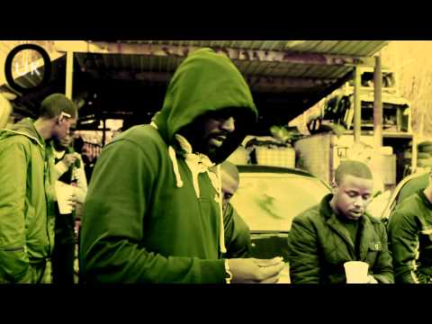 JOE P & SWITCHBLADE - RINSING SHOT