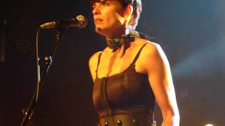 Ambrosia Parsley "Goodnight moon" live @ Le Divan du Monde Paris 31/10/2013