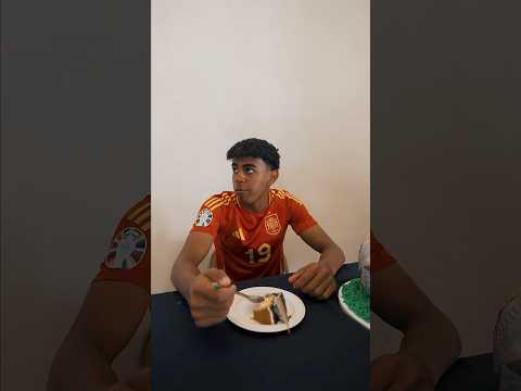 a special birthday cake for Lamine Yamal 🎂⚽️😍 #LamineYamal #Euro2024 #Spain