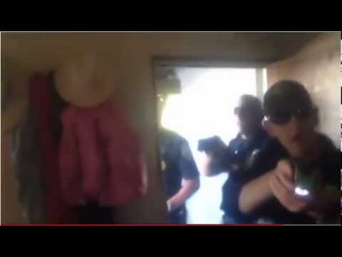 Policía derrumba una puerta y electrocuta a un sospechoso