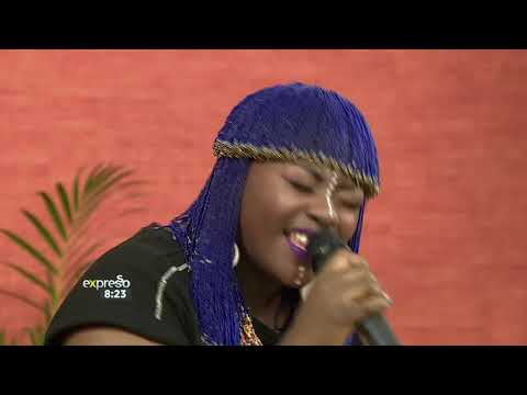 Amanda Black Performs \Hamba\