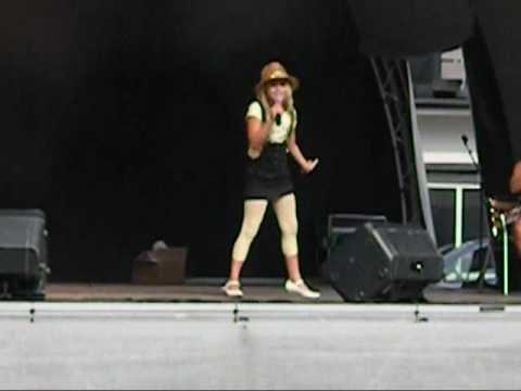 Rebecka K Karlsson Dansar i Solsken