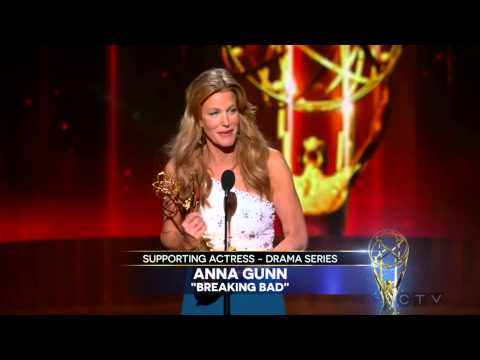 Anna Gunn wins an Emmy for "Breaking Bad" 2014