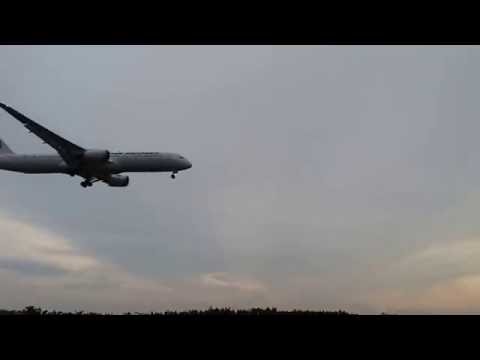 Japan  airline B787-9 dream liner landing  in KLIA