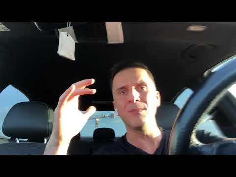 Griechen beim Auto fahren | Özcan Cosar