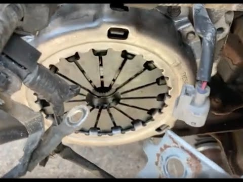 2006 Pontiac Vibe and Toyota Matrix clutch replacement in the driveway without pulling the engine.