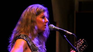 Dar Williams - "New York Is A Harbor" - Radio Woodstock 100.1 - 8/25/15