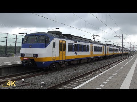 Vertrek SGMm 2124 en 2137 van Station Almere Oostvaarders