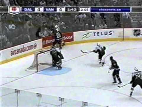 2007 WCQF Game 1 Vancouver Canucks vs Dallas Stars (Part 13 of 17)