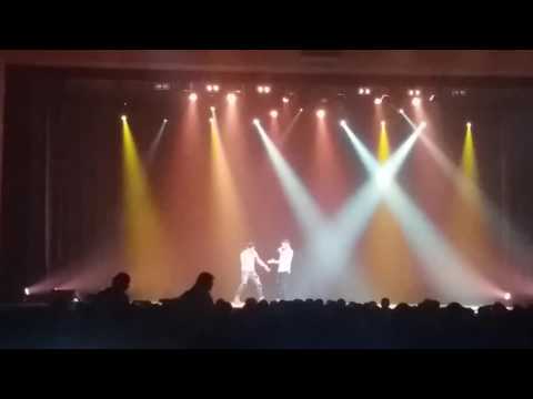 Rayane Bensetti & Keen'V - J'ai Piscine // Île Maurice