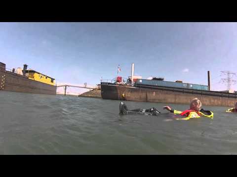 KNRM HvH verlaten schip (met warm weer)