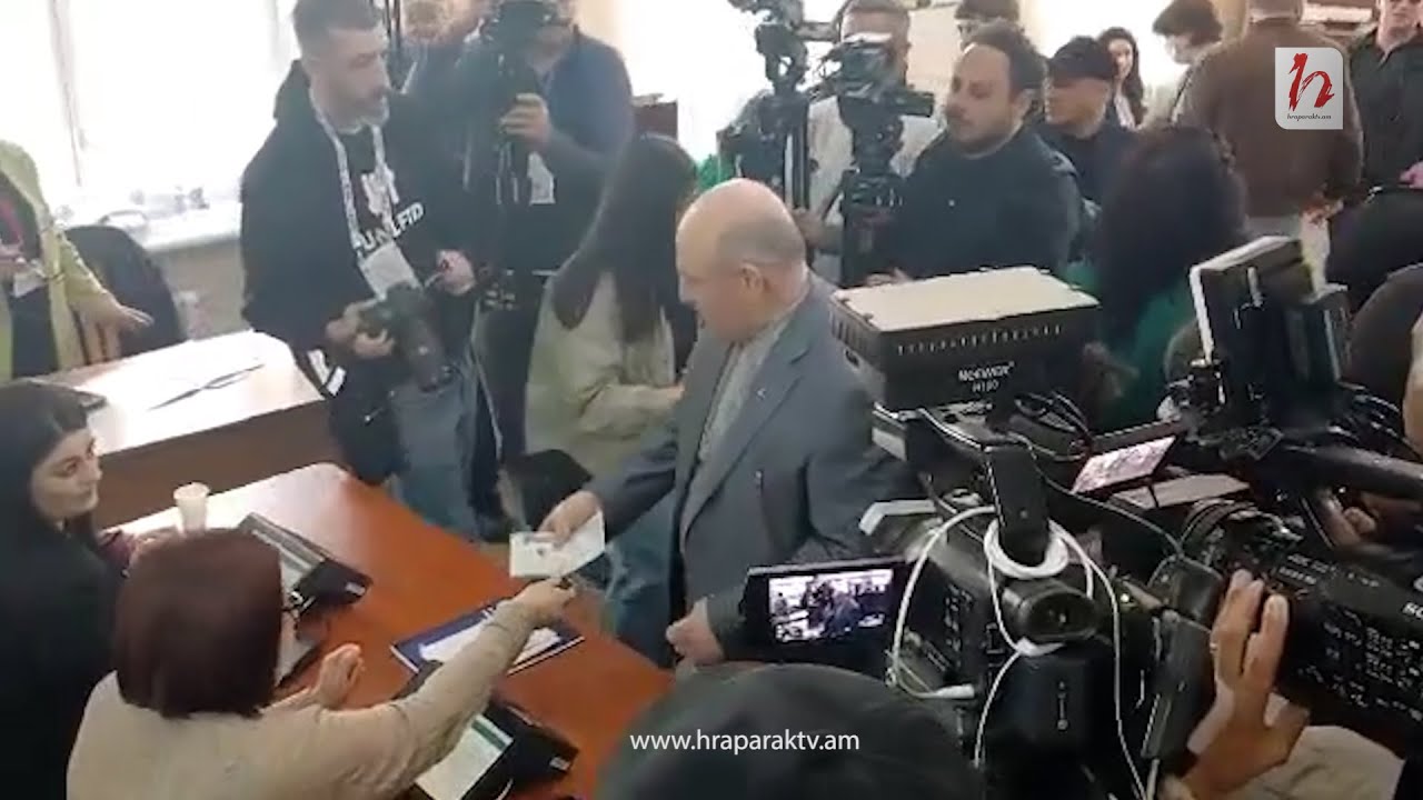 Էս իմ դպրոցն է եղել` Վարդան Ղուկասյան, էս նկարն էլ ես եմ տվել