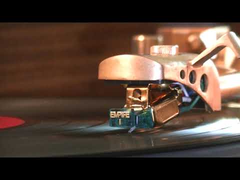 Aurelio Fierro....'Nu Vasillo A Pezzechillo....Cerasella....Empire 598 Turntable....