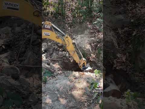 Haciendo un poso en el rancho de Santa Maria Zacatepec, Oaxaca