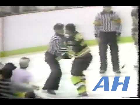 NHL Oct. 12, 1985 Warren Young,DET v Dave Donnelly,BOS Detroit Red Wings Boston Bruins