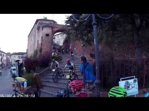 scalinata 1 staffetta MTB scoppiando Castell'Alfero (da Matteo Murisengo)