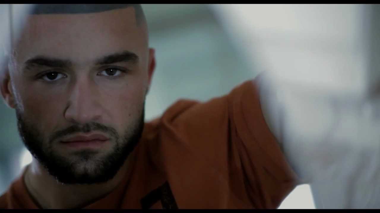 Man at Bath / Homme au bain (2010) - Trailer ENG SUBS