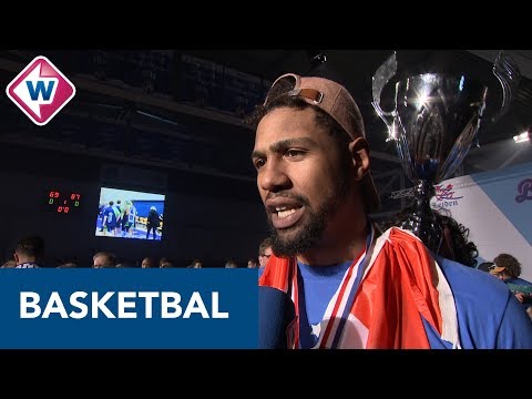 Mo Kherazzi dolblij met beker: 'Prijs die ik altijd al wou hebben met ZZ Leiden' - OMROEP WEST SPORT