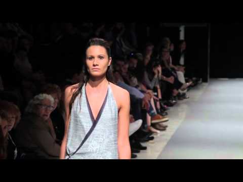 Desfile Carla Pontes