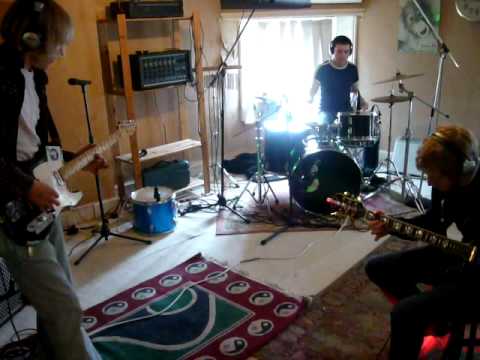 The Sons of MOD recording LoveByrds in the Bad Rabbit studio in Liverpool 09