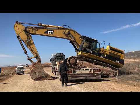 Transporting The Caterpillar 365C Excavator And Caterpillar 235 By Side - Fasoulas Heavy Transports