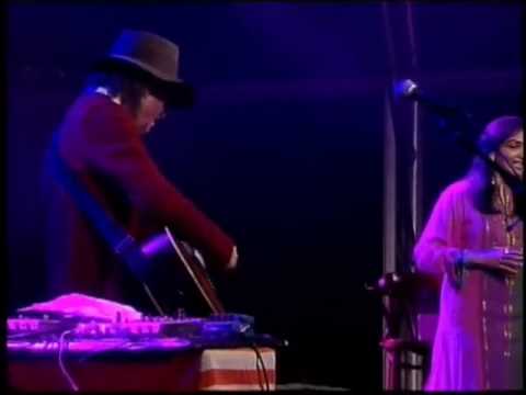 Najma Akhtar & Gary Lucas Live at WOMAD--"Rishte"
