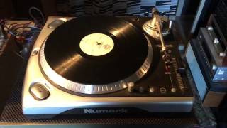 Video thumbnail for NUMARK TT200 Professional High Torque Direct-Drive Turntable by Itemz Audio