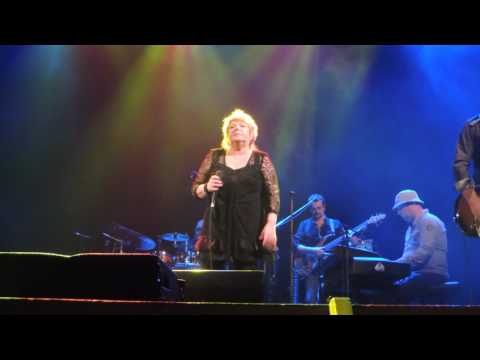 Věra Špinarová - A já tě závidím - Pardubice 14.12.2016